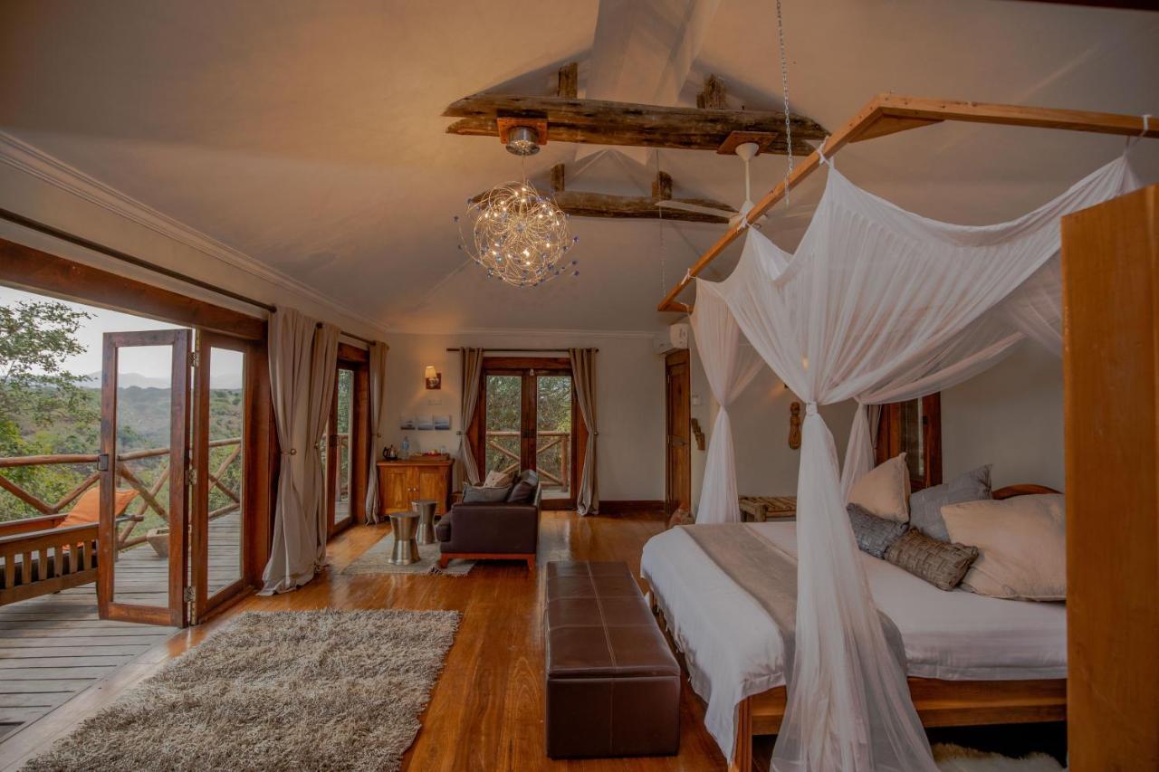 Escarpment Luxury Lodge Manyara Mto wa Mbu Esterno foto