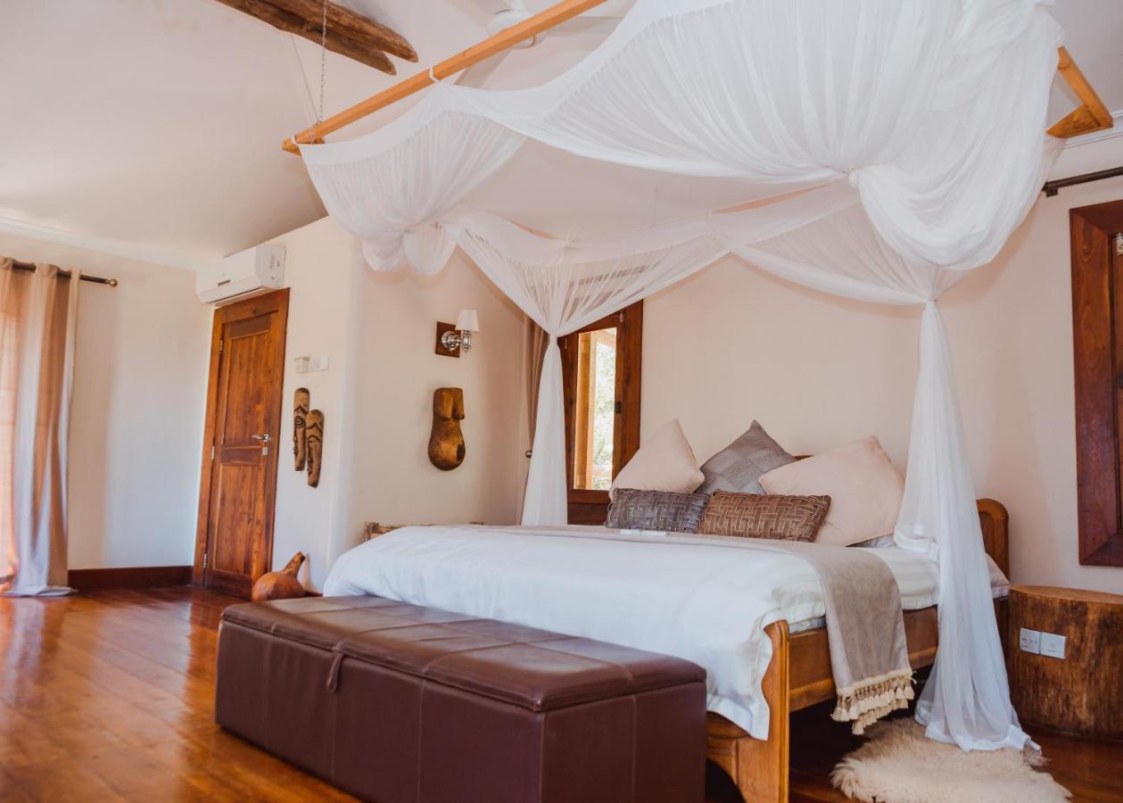 Escarpment Luxury Lodge Manyara Mto wa Mbu Esterno foto