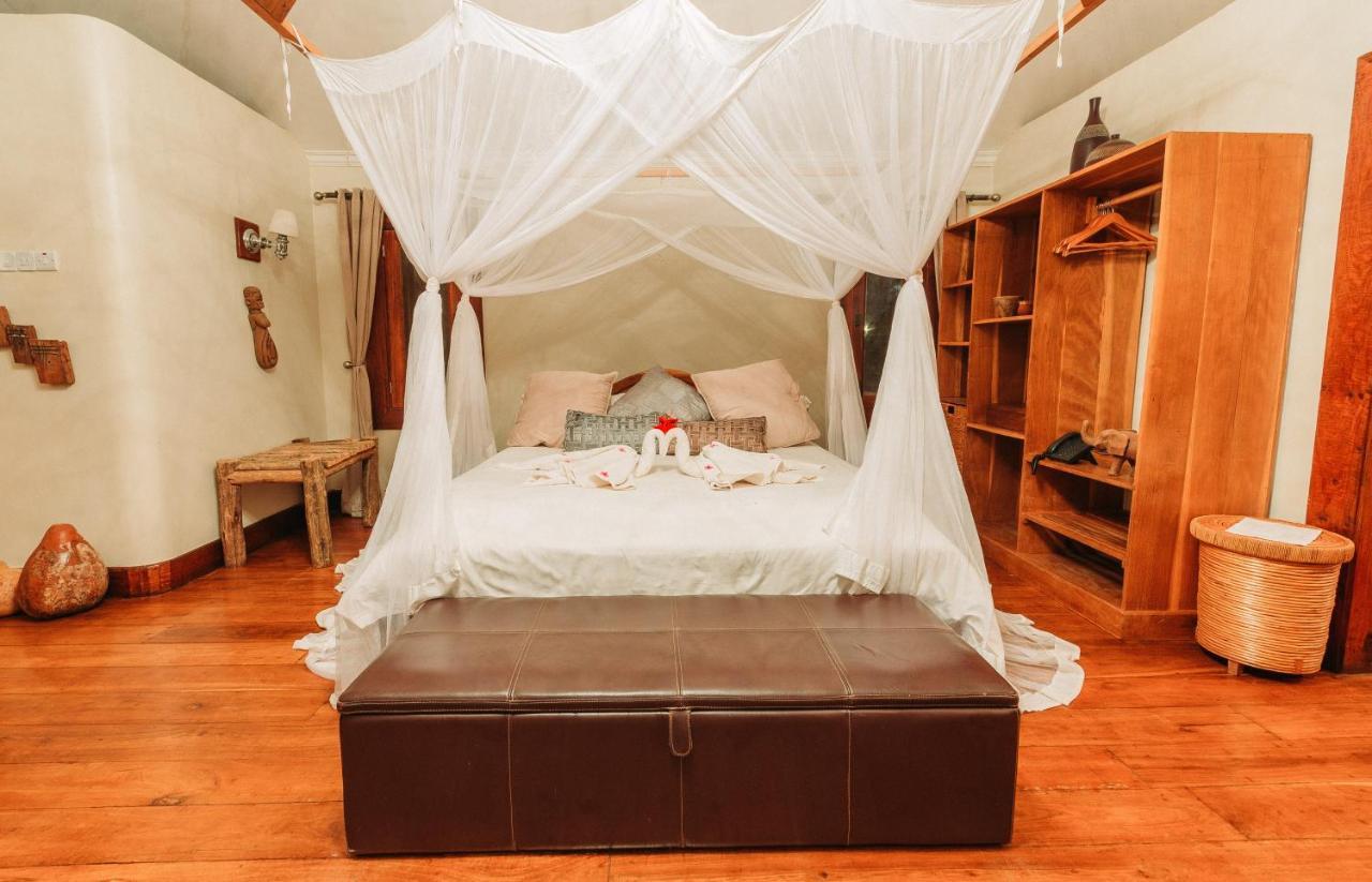 Escarpment Luxury Lodge Manyara Mto wa Mbu Esterno foto